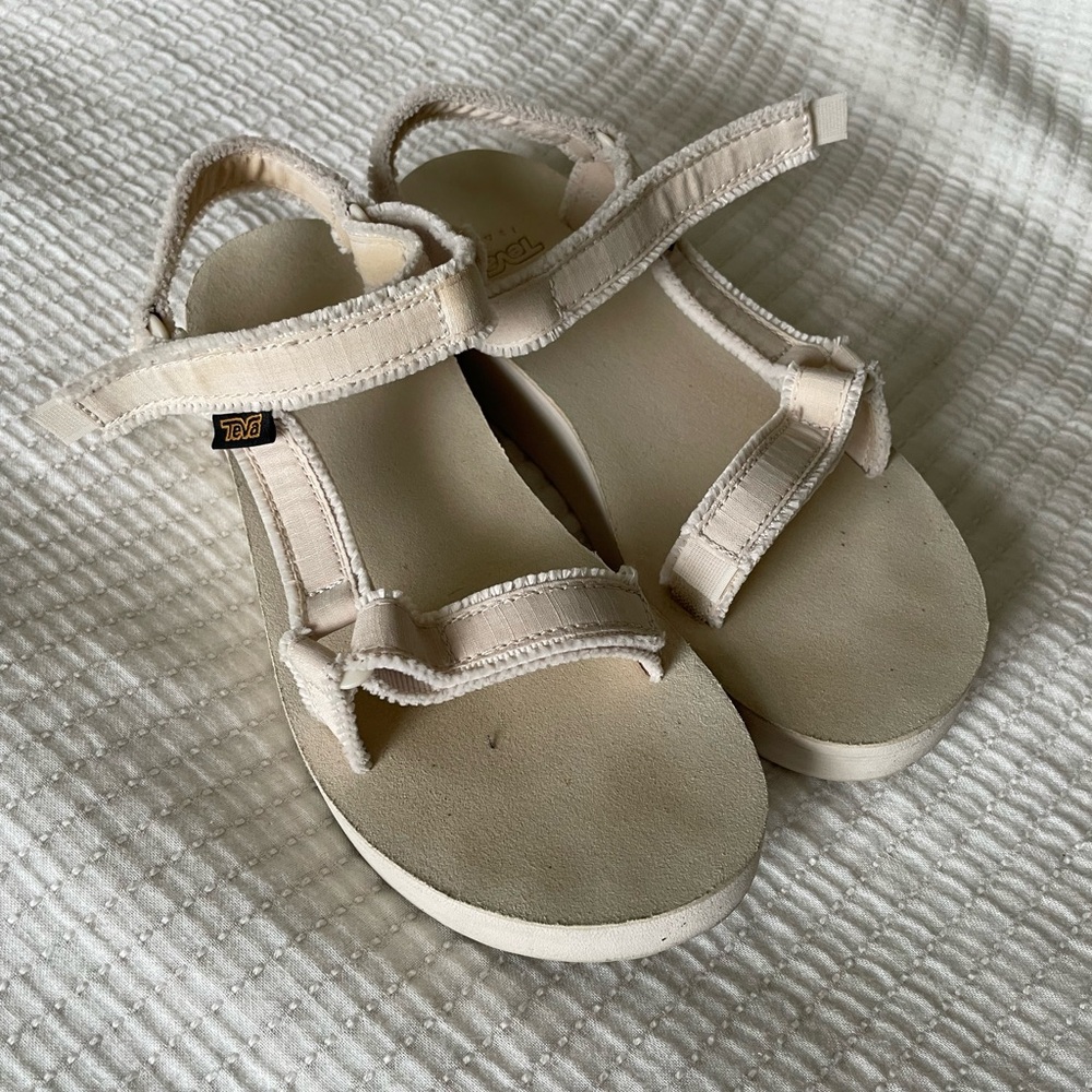 Teva midform sandals